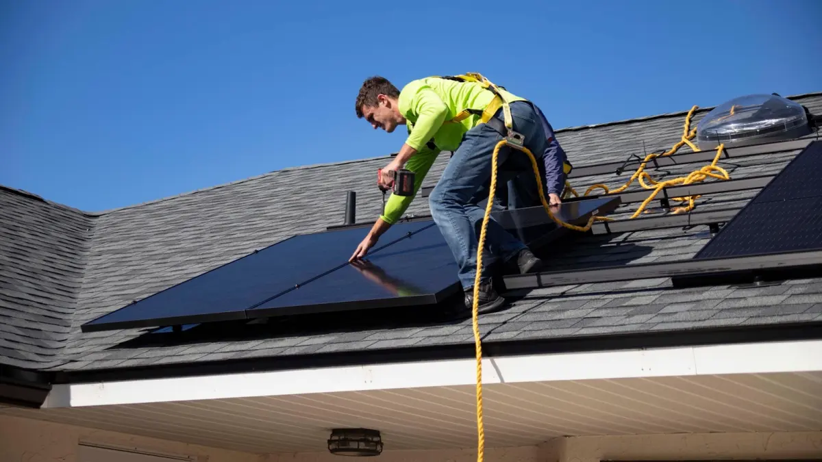 Omvormer noodstroom zonnepanelen bij stroomstoring: